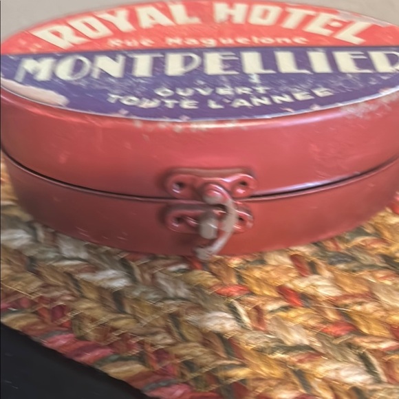 Vintage Red and Blue Decorative Box - Picture 5 of 13